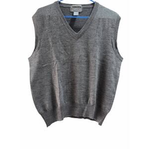 Lord & Taylor Kensington Collection V Neck Sweater 100.% Merino Wool Large Gray